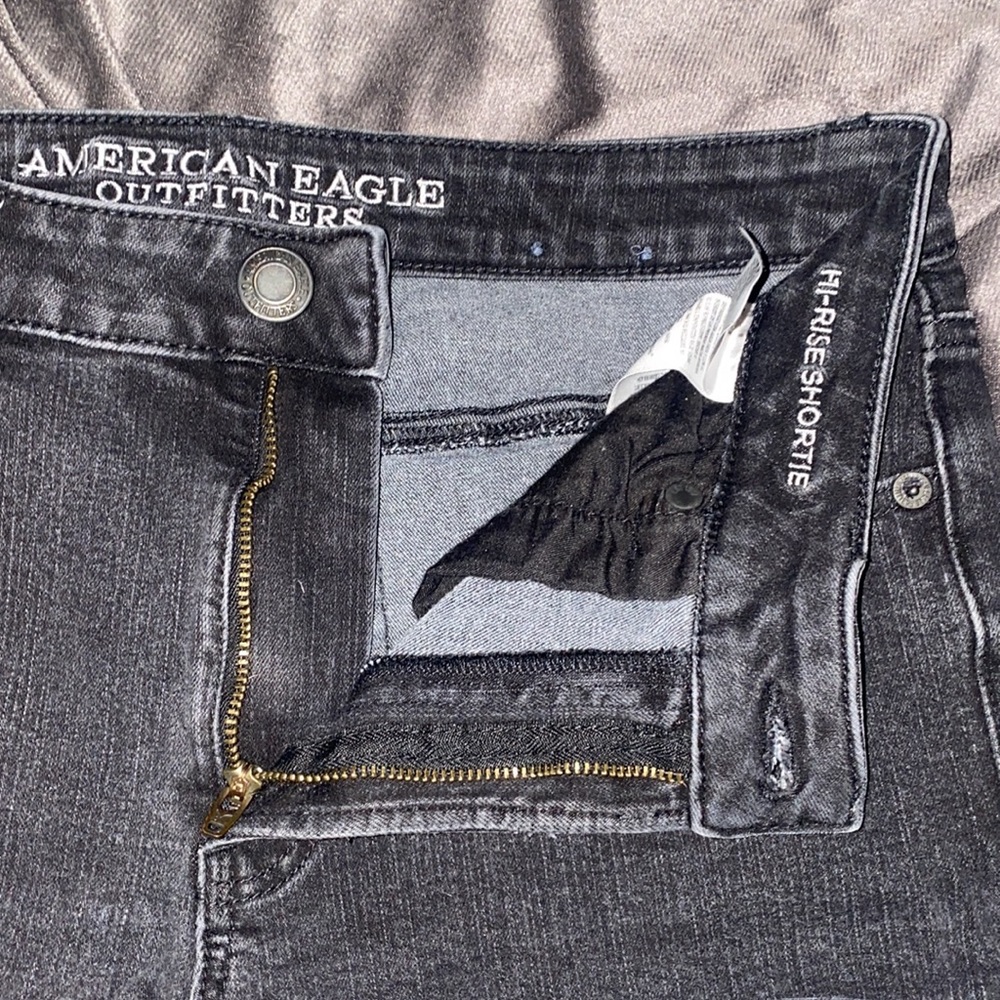 🪼Comfy Black American Eagle Jean shorts! - Picture 3 of 8